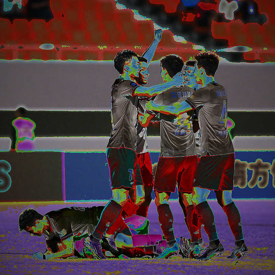 Cong An Ha Noi trước Gamba Osaka: Nhịp đập của đội bóng vừa học cách thở bằng mười người