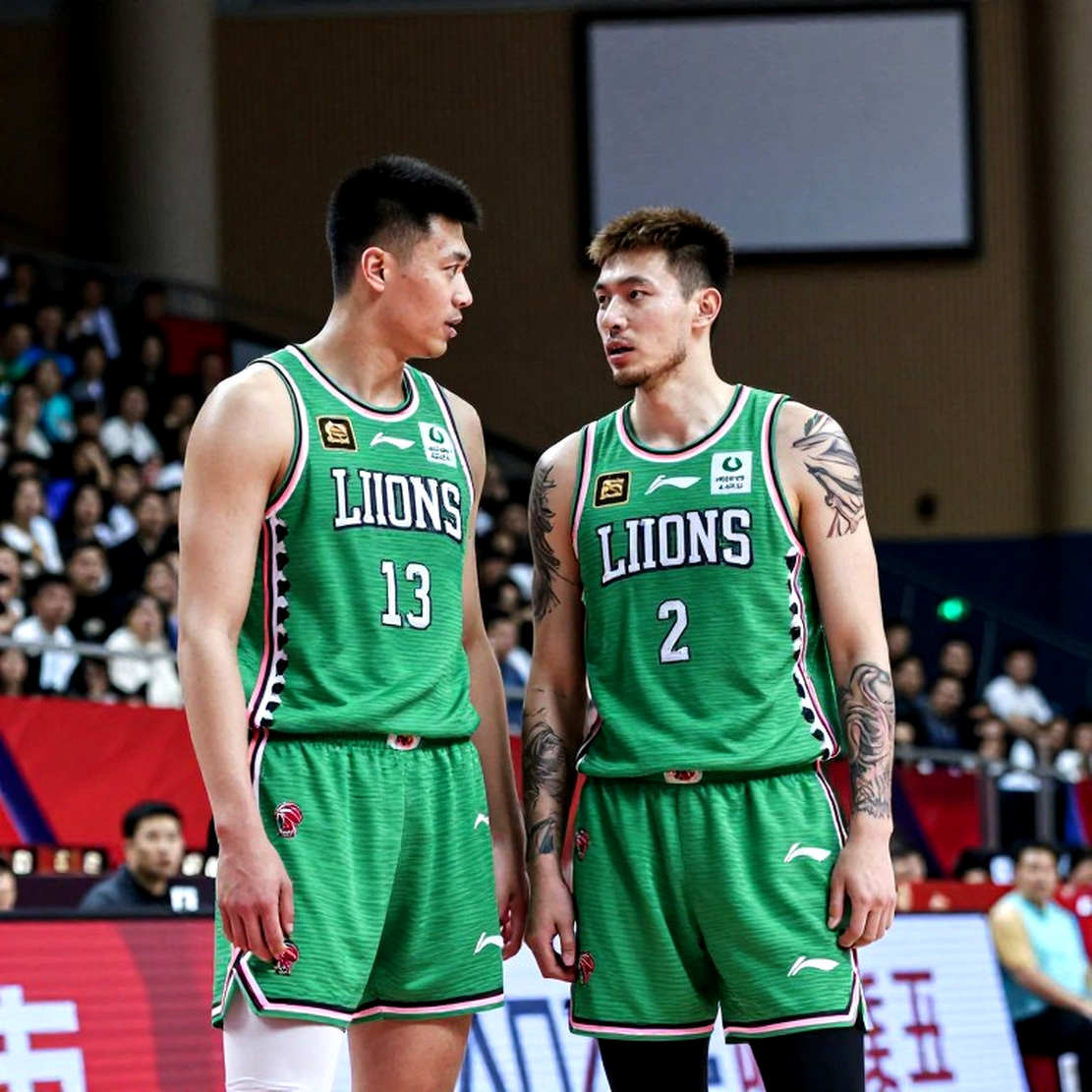 Unicaja và canh bạc mang tên Willy Hernangómez: Trung phong 32 tuổi, PIR 32, và một tối trở về Madrid Unicaja và canh bạc mang tên Willy Hernangómez: Trung phong 32 tuổi, PIR 32, và một tối trở về Madrid