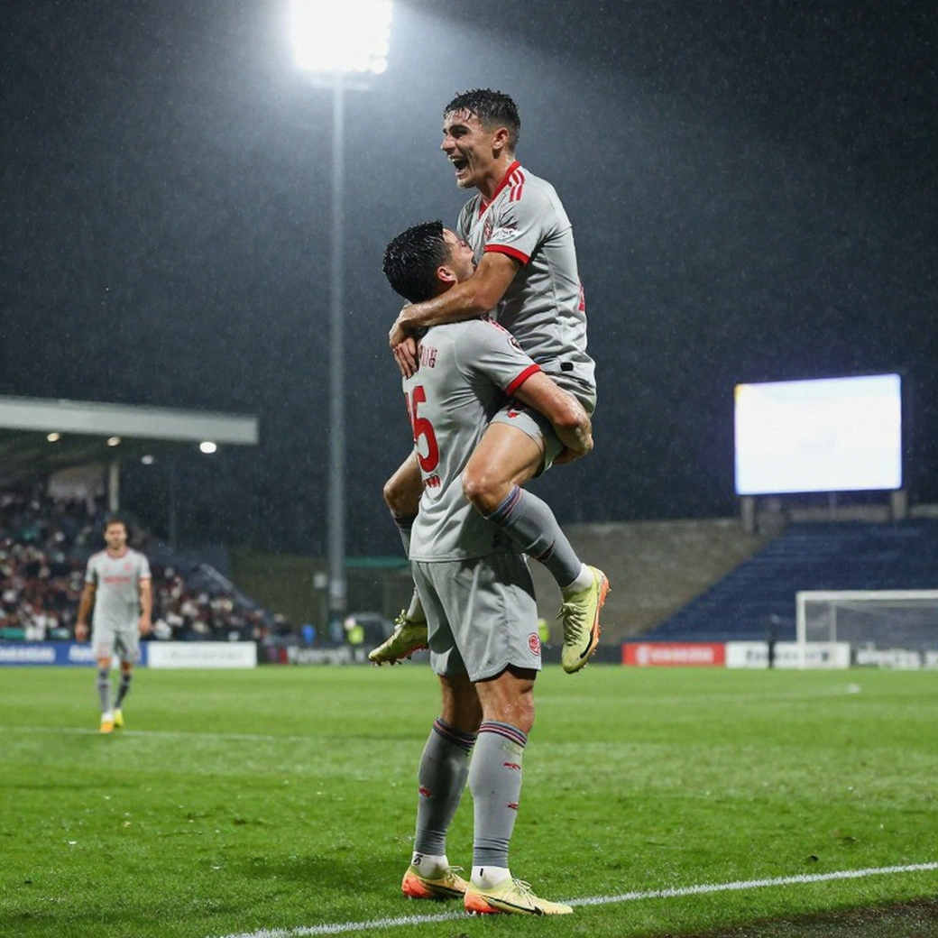 Fenerbahçe và tấm lưới sạch của Aké: Khi hàng thủ được giữ bằng giọng nói