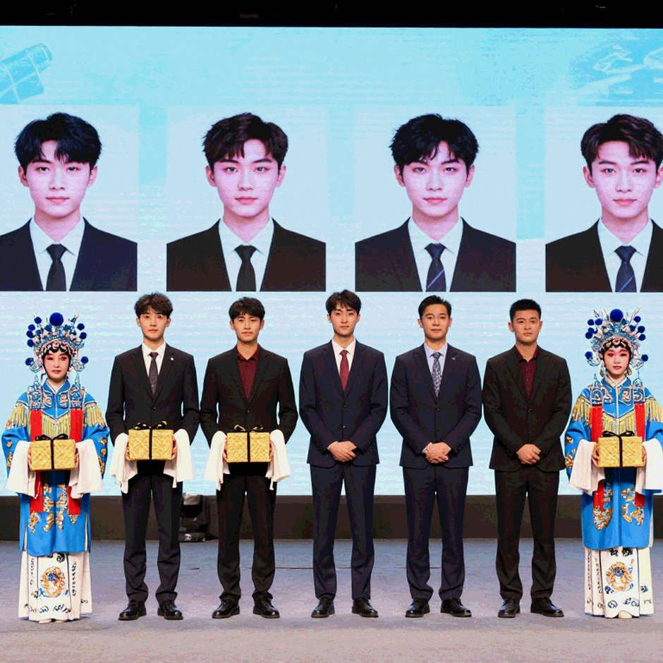 LOUD vô địch VALORANT Champions 2026: chiếc cúp thứ hai, 1 triệu USD và giới hạn của cột mốc 1,49 triệu người xem