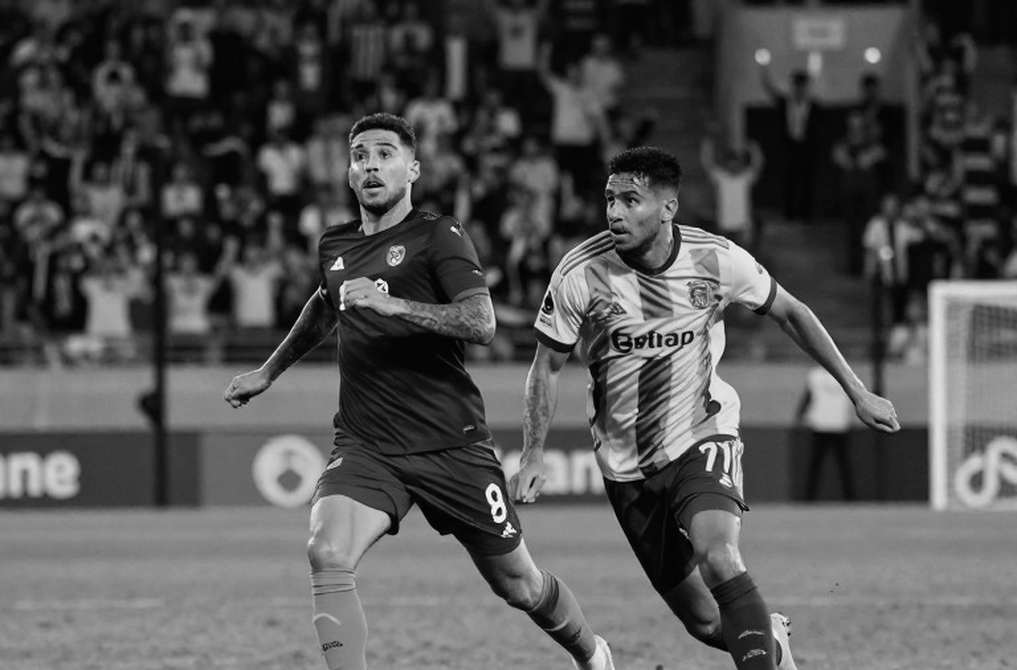 Tấm hộ chiếu của Xuân Son và bài toán suất ngoại binh giữa kỳ chuyển nhượng V.League