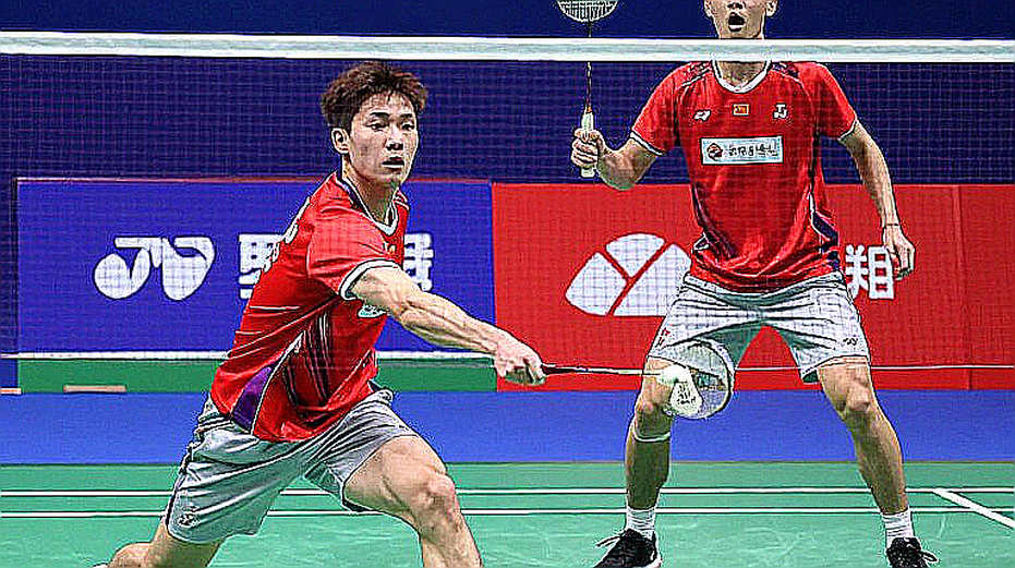 Alwi Farhan tập cùng Kento Momota trước Asian Games 2026: bài học nằm ở những nhịp cầu không ai đếm