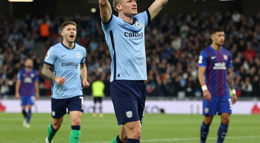 Twente 3-2 PSV: Weghorst, VAR và khoảng lặng dài hơn cả trận đấu Twente 3-2 PSV: Weghorst, VAR và khoảng lặng dài hơn cả trận đấu