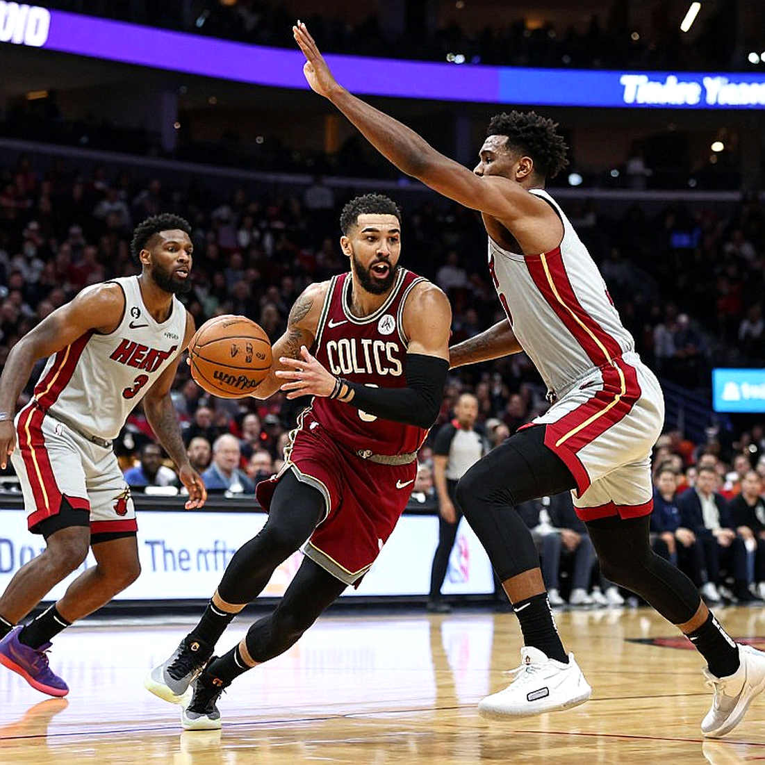 Golden State thắng Game 1 nhờ phòng ngự và ném phạt, Atlanta thua vì chọn sai cú ném Golden State thắng Game 1 nhờ phòng ngự và ném phạt, Atlanta thua vì chọn sai cú ném