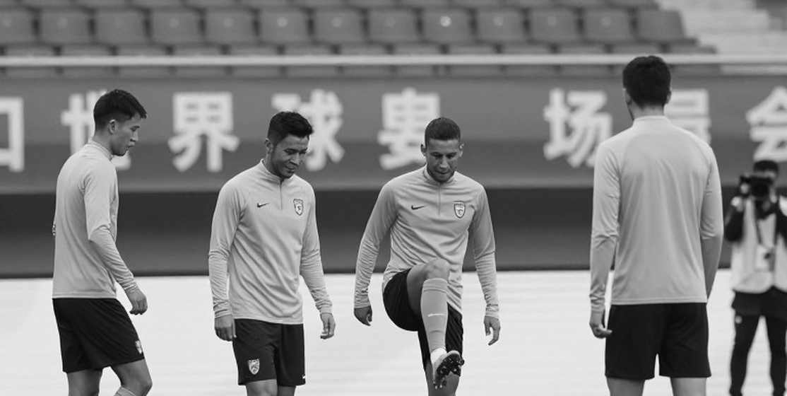 Tọa độ điểm gãy của hàng thủ dâng cao V.League