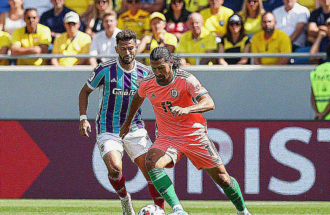 Raphinha and Barcelona's No. 9 Gamble: When Flick Bets on 29-Year-Old Legs