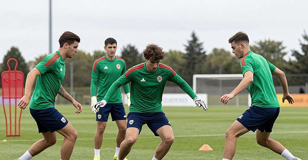 Bốn phút của Endrick: Khoảng trống hàng công Real Madrid và cuộc đua giành tài sản thừa Bốn phút của Endrick: Khoảng trống hàng công Real Madrid và cuộc đua giành tài sản thừa