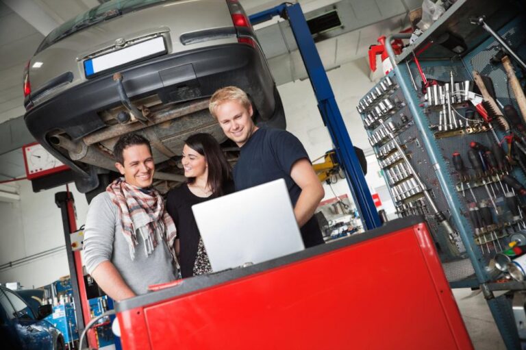 Application of Auto Shop Management Software in Two Types of Repair Shops